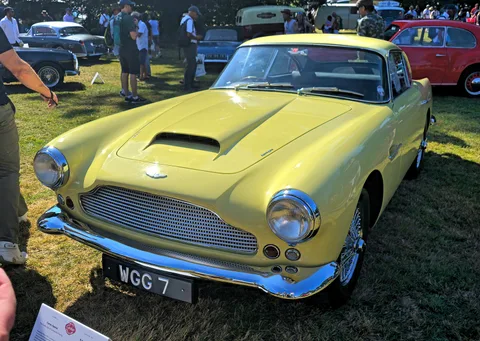 Aston Martin DB4 — 3
