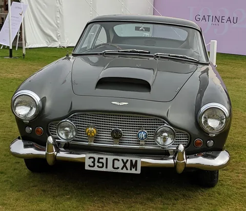 Aston Martin DB4 — 4
