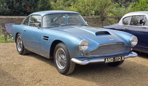 Aston Martin DB4 — 6