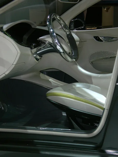 Chrysler 200C EV — 3