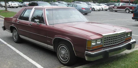 Ford LTD Crown Victoria — 8