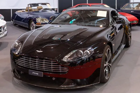 Aston Martin V12 Vantage