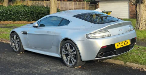 Aston Martin V12 Vantage — 3