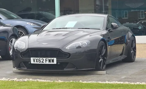 Aston Martin V12 Vantage — 8
