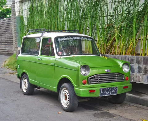 Mazda B600