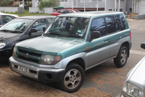 Mitsubishi Pajero iO — 4