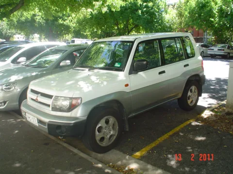 Mitsubishi Pajero iO — 5