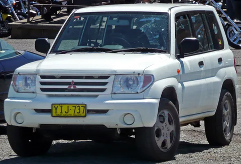 Mitsubishi Pajero iO — 7