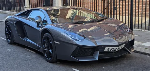 Lamborghini Aventador — 3
