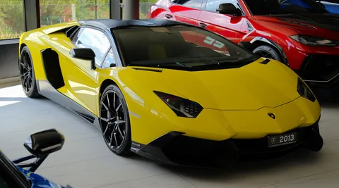 Lamborghini Aventador — 5