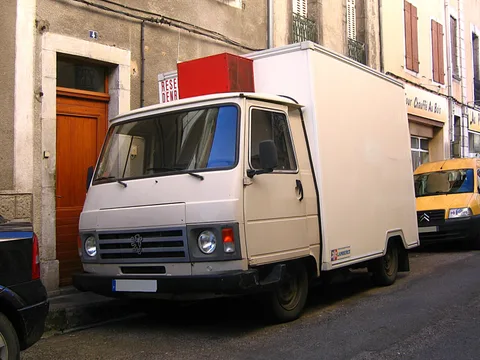 Peugeot J9 — 2