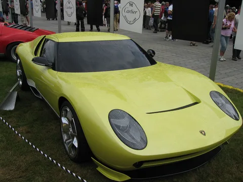Lamborghini Miura concept — 3