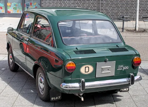 SEAT 850 — 4