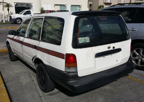Nissan Tsuru — 4