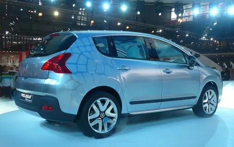 Peugeot Prologue HYmotion4 — 3