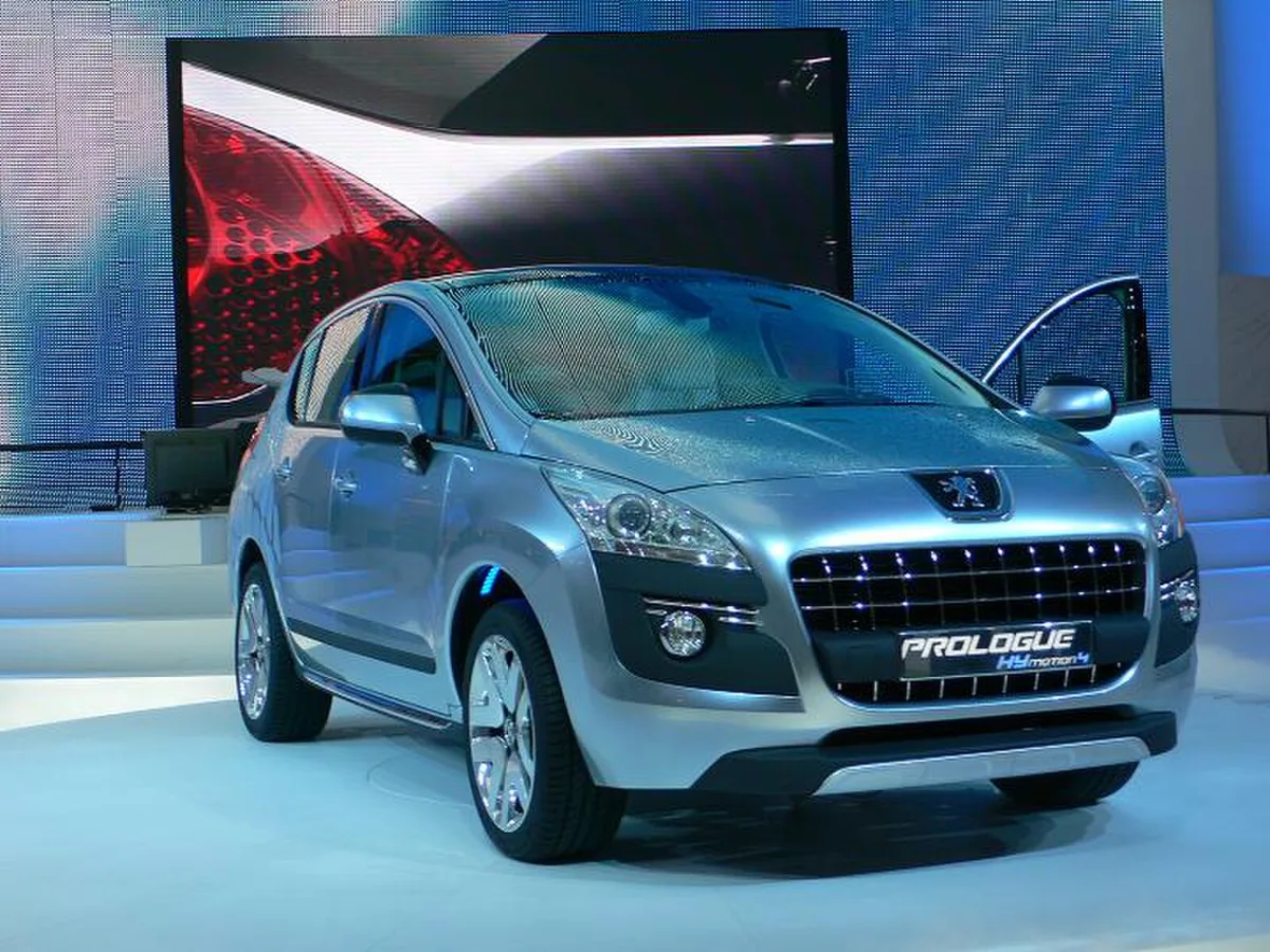 Peugeot Prologue HYmotion4