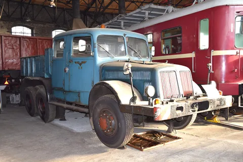 Tatra 141 — 2