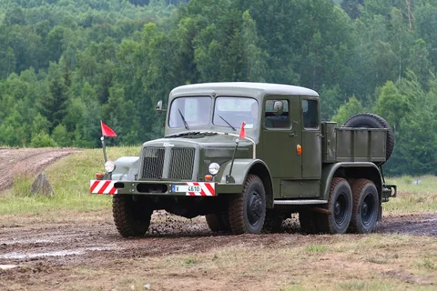 Tatra 141 — 3