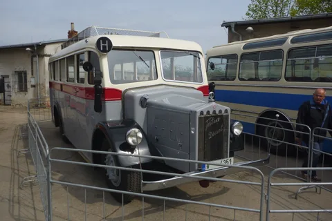 Tatra 27 — 2