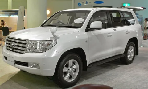 Toyota Land Cruiser (J200) — 4