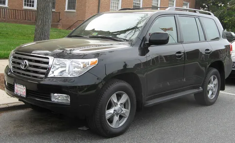 Toyota Land Cruiser (J200) — 8