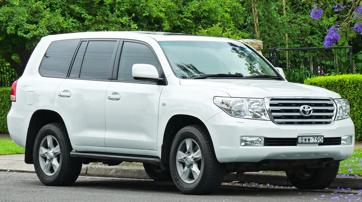 Toyota Land Cruiser (J200)