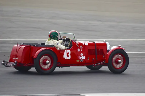 Aston Martin Le Mans — 4
