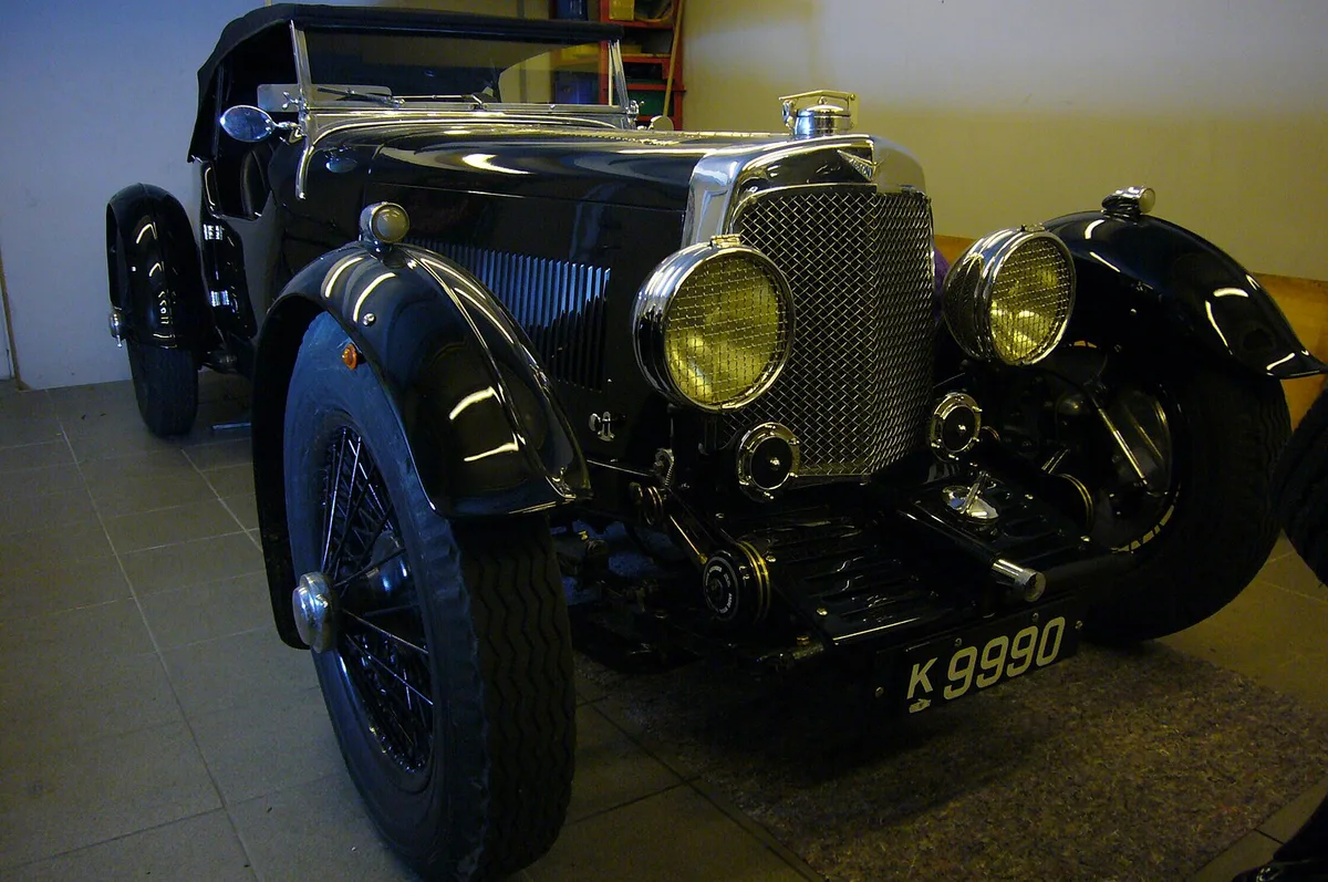 Aston Martin Le Mans