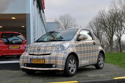 Toyota iQ — 6