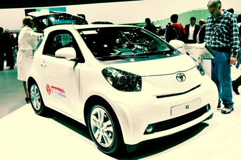Toyota iQ — 8