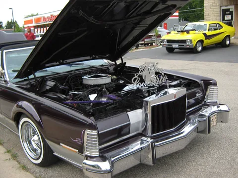 Lincoln Continental Mark VI — 2