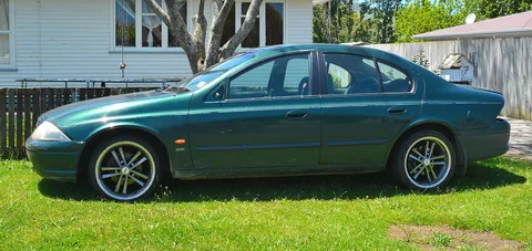 Ford AU Falcon — 7