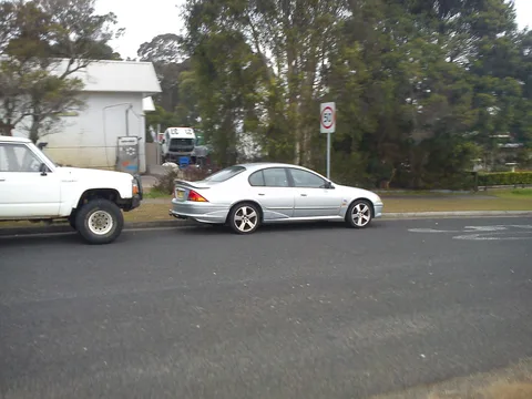 Ford AU Falcon — 8