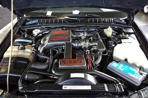 Lotus Carlton — 3