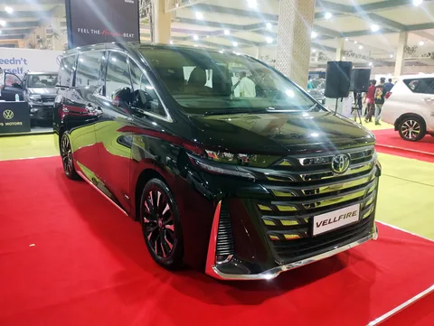 Toyota Vellfire — 2