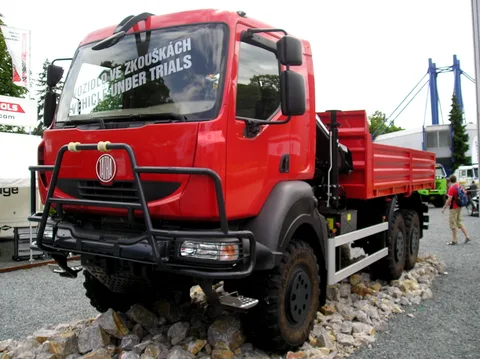 Tatra 810 — 4