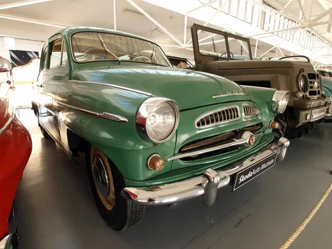 Škoda 440 — 4