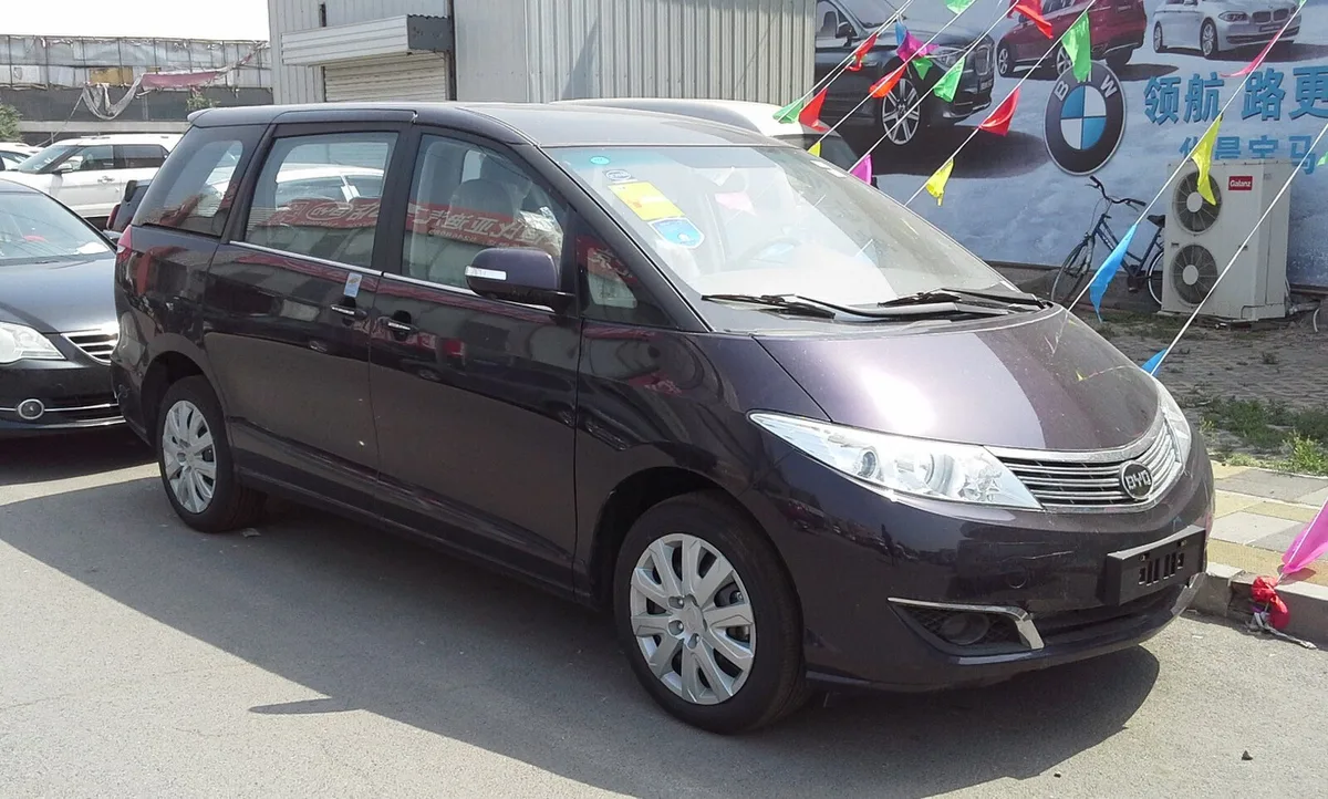 BYD M6 (2010)