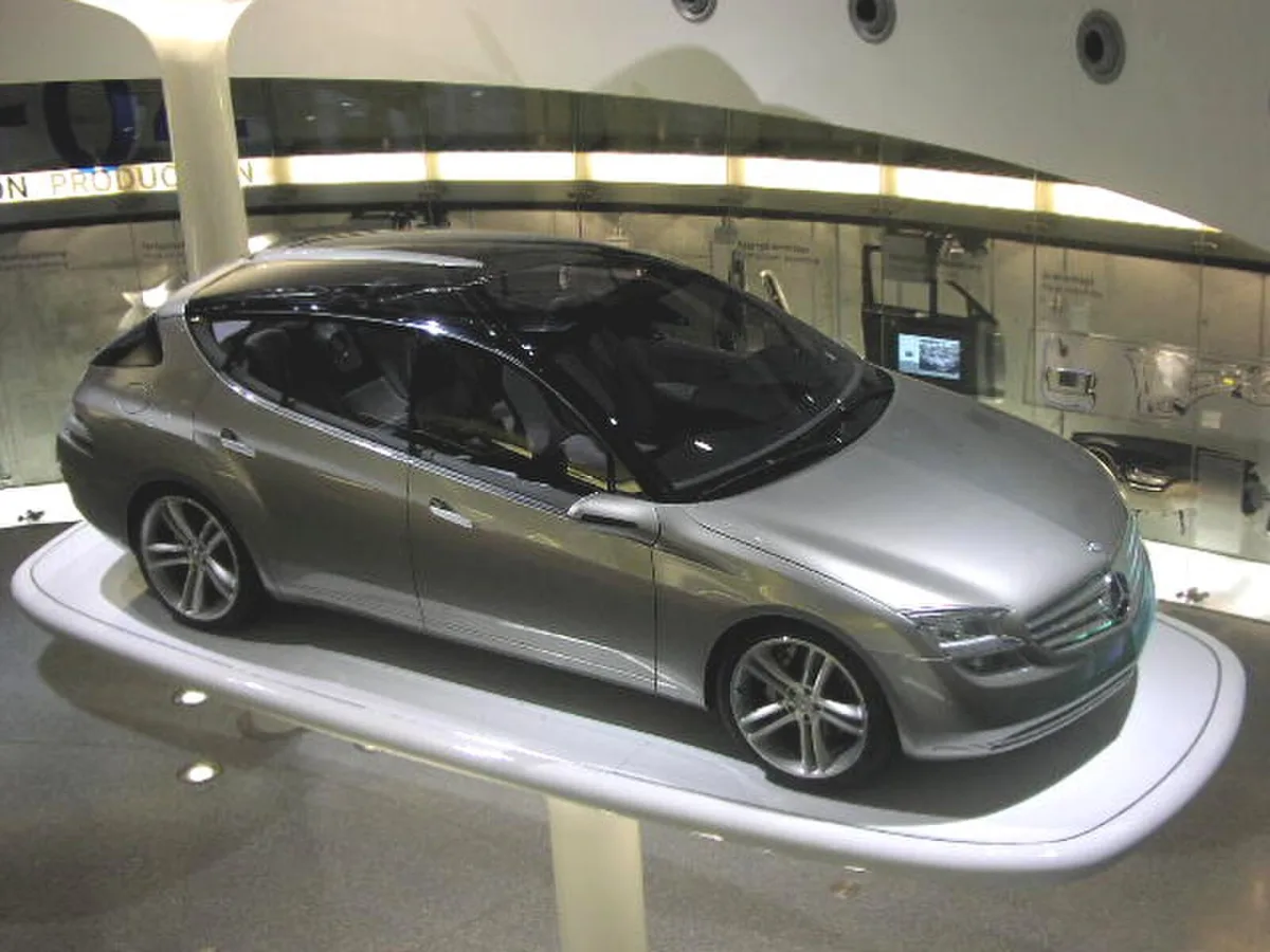 Mercedes-Benz F500 Mind