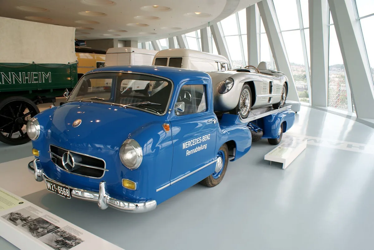 Mercedes-Benz Renntransporter