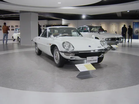 Mazda 110 S Cosmo Sport