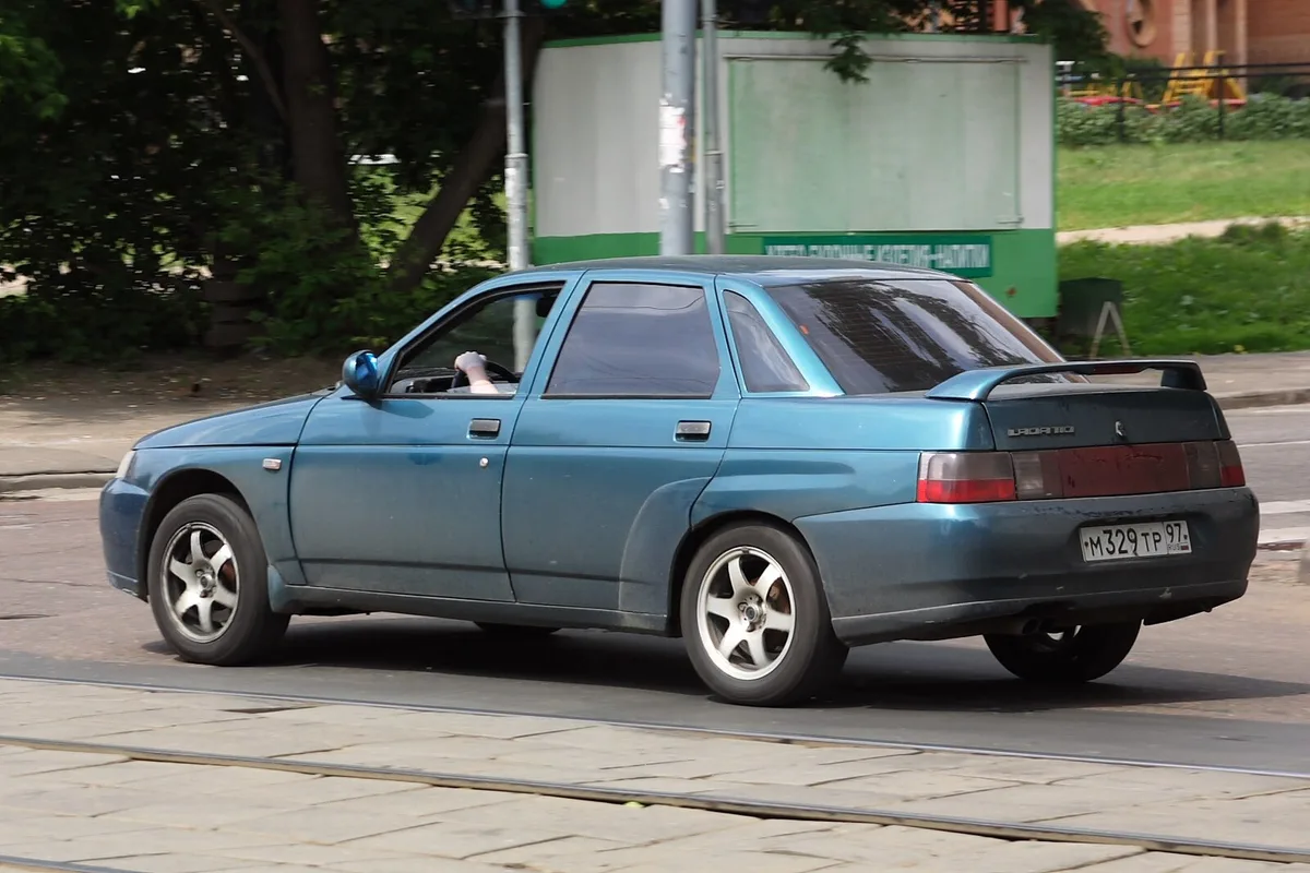 Lada 21106