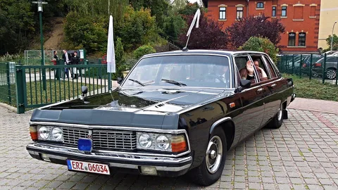 GAZ-14 Chaika