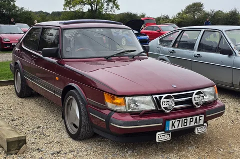 Saab 900 — 3