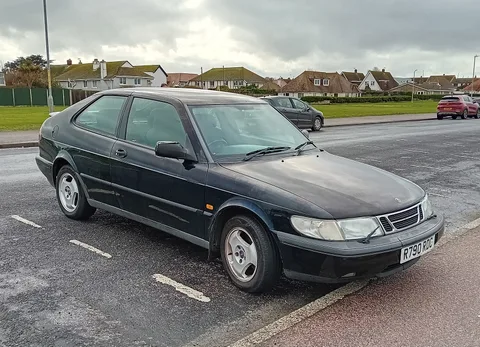Saab 900 — 4