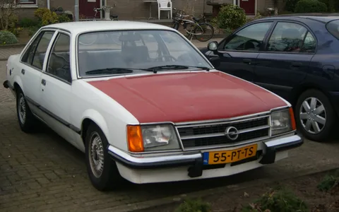 Opel Commodore C — 3