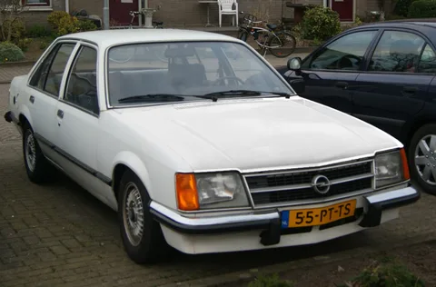 Opel Commodore C — 4