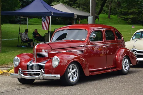Chrysler Royal — 8