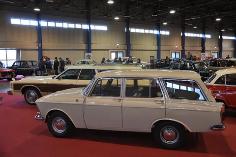 Moskvich 427 — 3