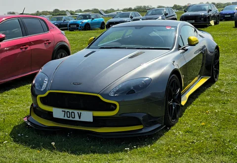 Aston Martin Vantage — 2